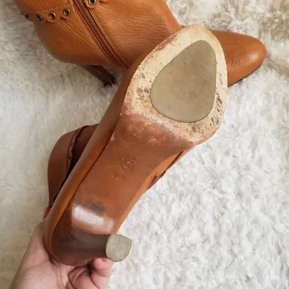 Michael Kors tan scalloped leather ankle boots sz 8.5 - Picture 3 of 7